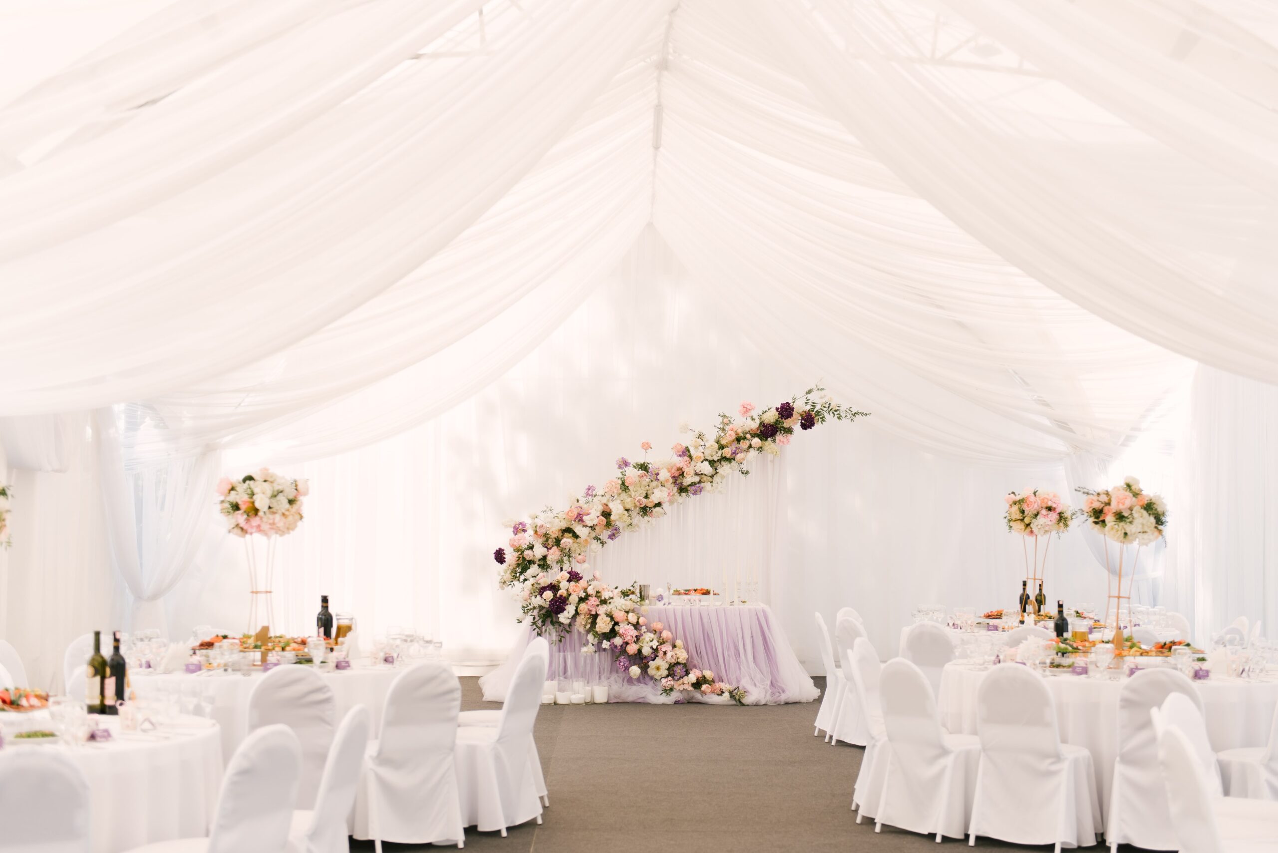 Elegant marquee wedding ideas for a big day used for pastel wedding